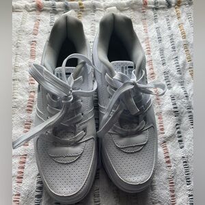 Women’s sneaker/rollerblade shoes